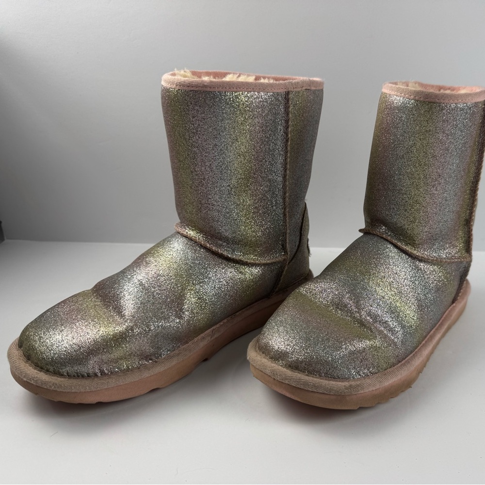 UGG Classic ll glitter boots in a metallic rose gold color size 5